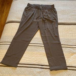 3/4 pants silky material